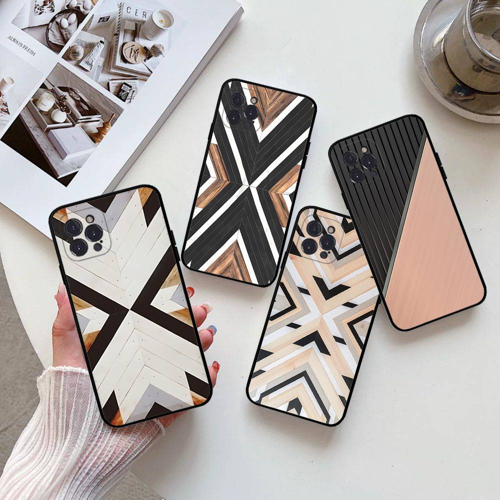 iPhone 17、16、14、15、13、12、11 Pr - Vintage Floral Pattern Soft Case のレビューと価格